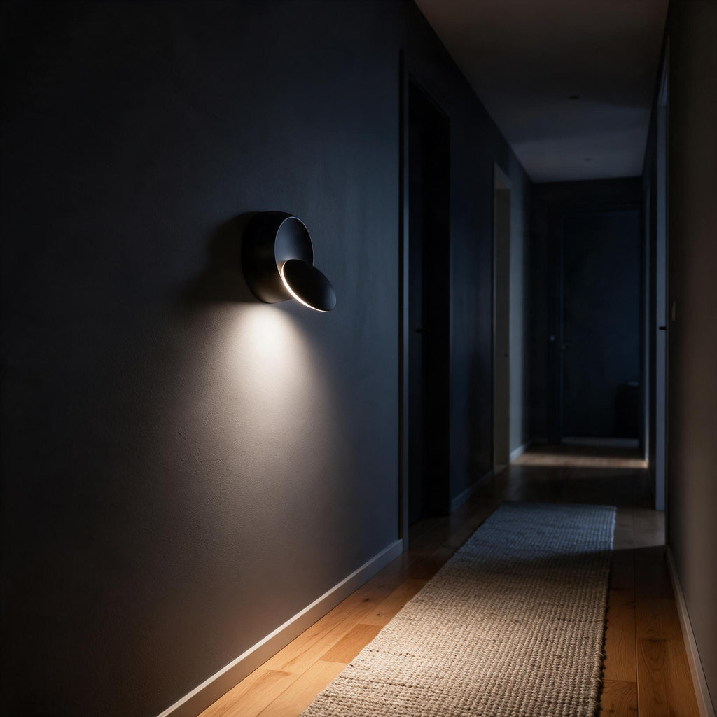 Steady Accent Light That Barely Touches the Bill